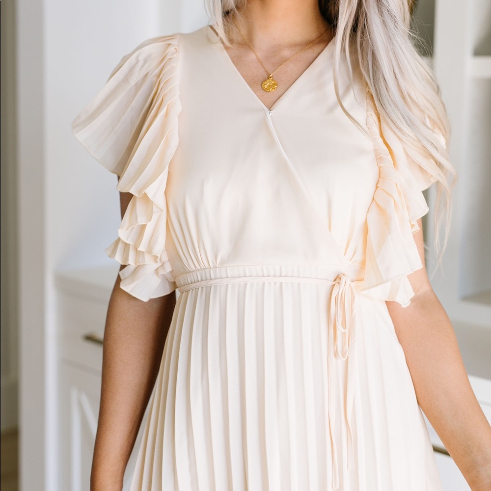 Pretty Pleats With A Cherry On Top Midi Dress - Picture 3 of 8